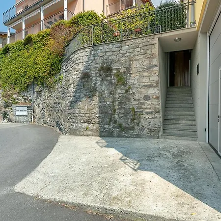 Dea House *