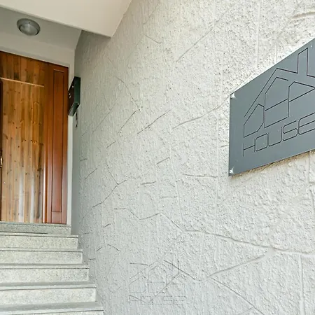 Dea House 公寓