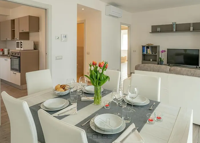 Apartment Dea House *